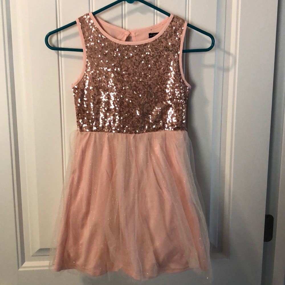 Beautiful girls dress!